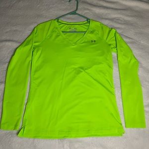 Under Armour top